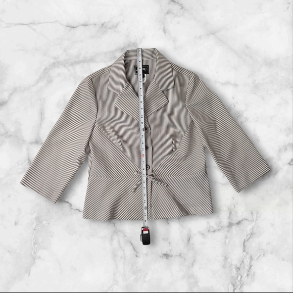 Sweet Suit Striped Blazer - Picture 3 of 7